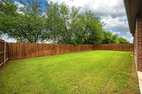 $384,900 | 420 Stone Holw Drive, Ferris, TX 75125