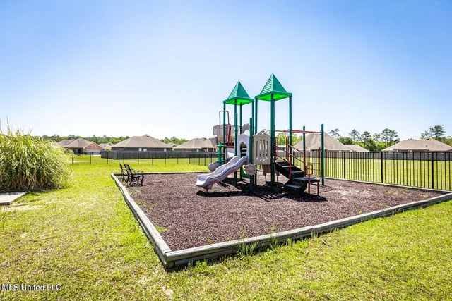 $1,600 | 2316 Paula Circle, Ocean Springs, MS 39564