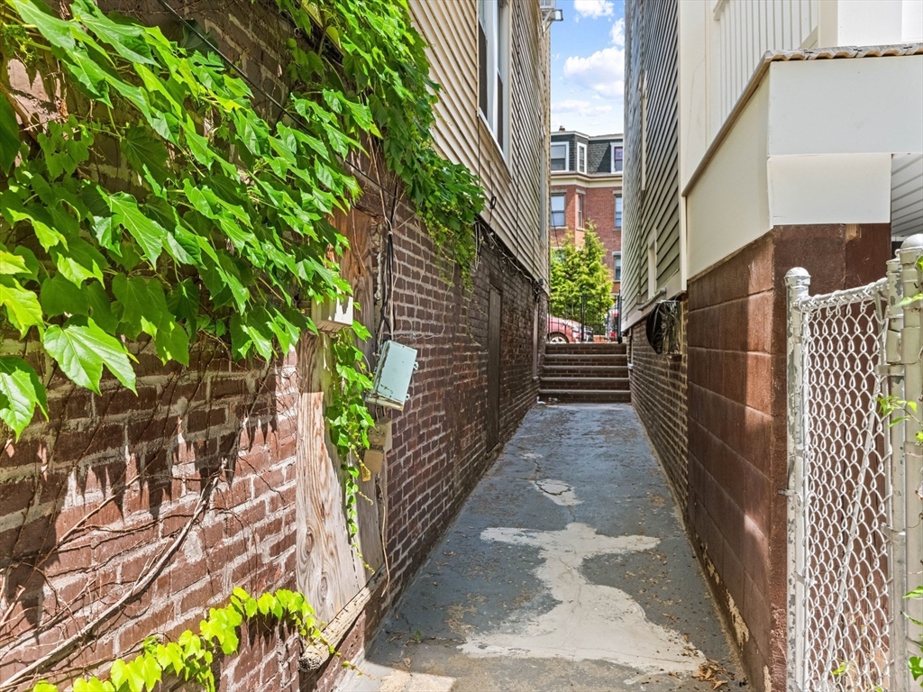 352 R Somerville Avenue Somerville, MA 02143 - Photo 31 of 33
