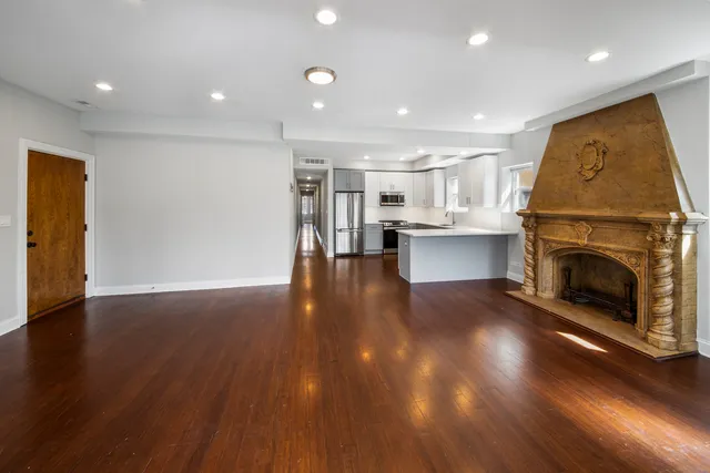 $3,515 | 4637 North Dover Street, Unit 2S, Chicago, IL 60640