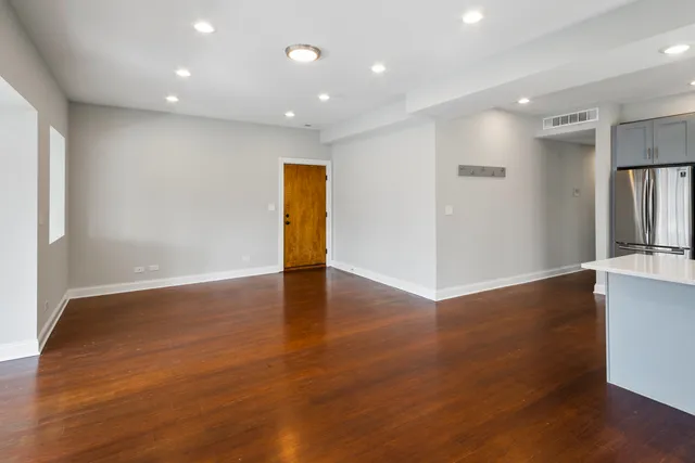 $3,515 | 4637 North Dover Street, Unit 2S, Chicago, IL 60640