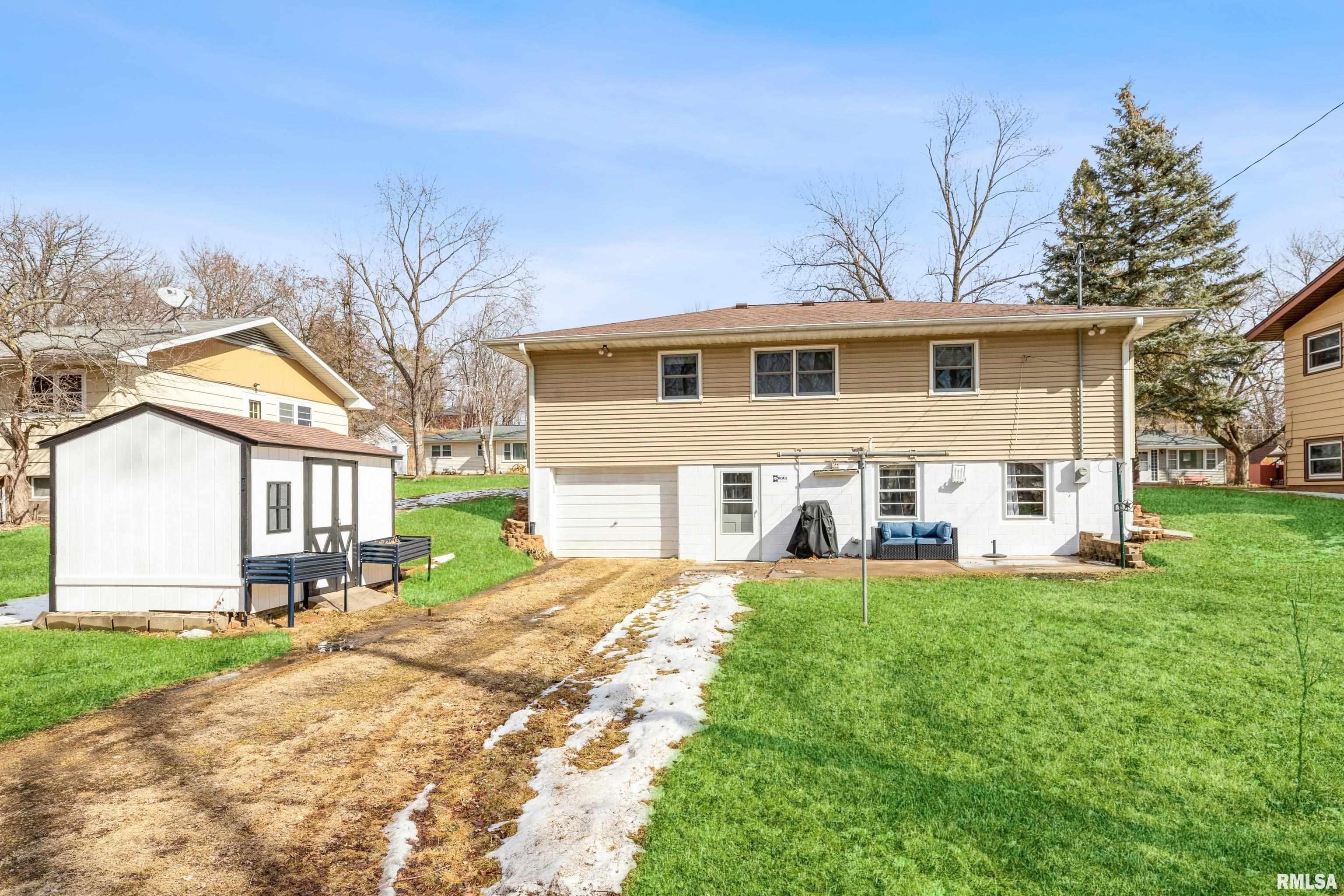 3012 Tower Road Clinton, IA 52732 - Photo 2 of 15 Gallery Image 2