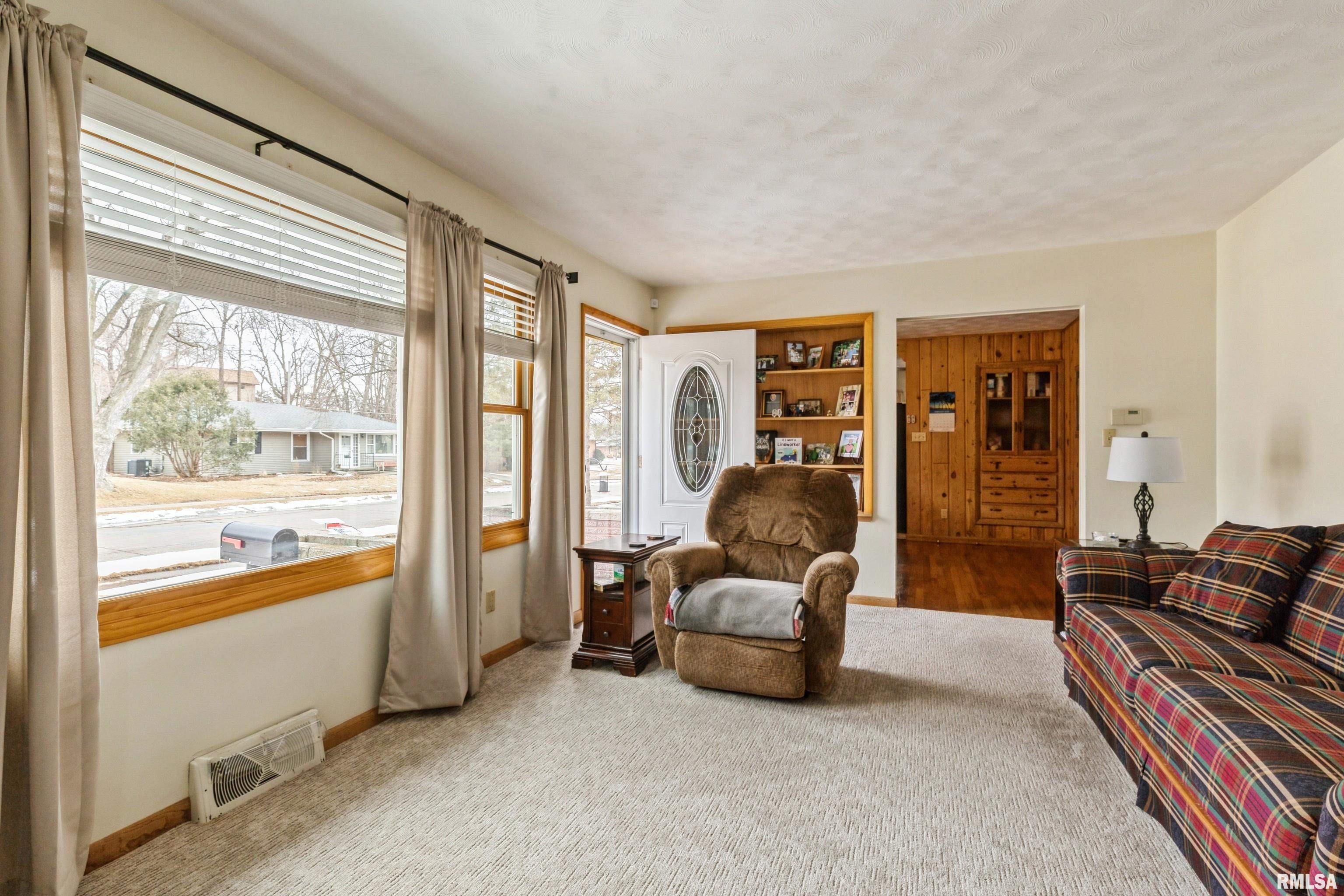 3012 Tower Road Clinton, IA 52732 - Photo 5 of 15 Gallery Image 5