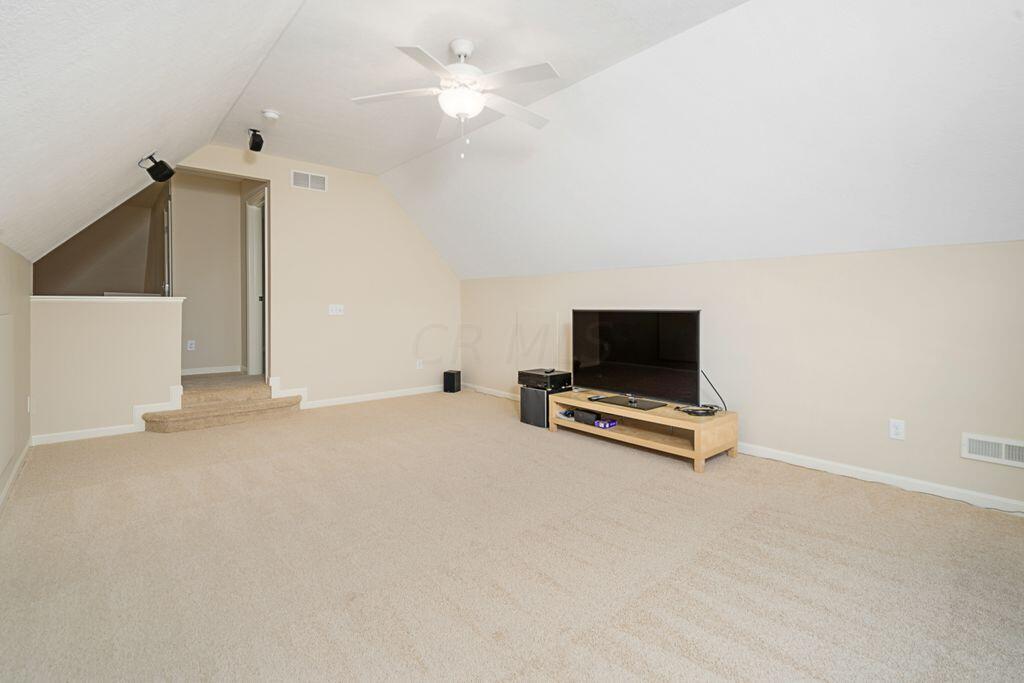 5735 Nadler Road Dublin, OH 43016 - Photo 34 of 48 Family Room
