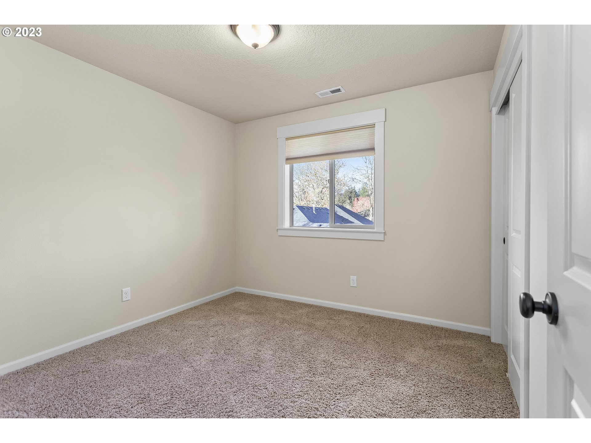 2267 Southwest 184th Terrace Beaverton, OR 97003 - Photo 28 of 39 an empty room with windows