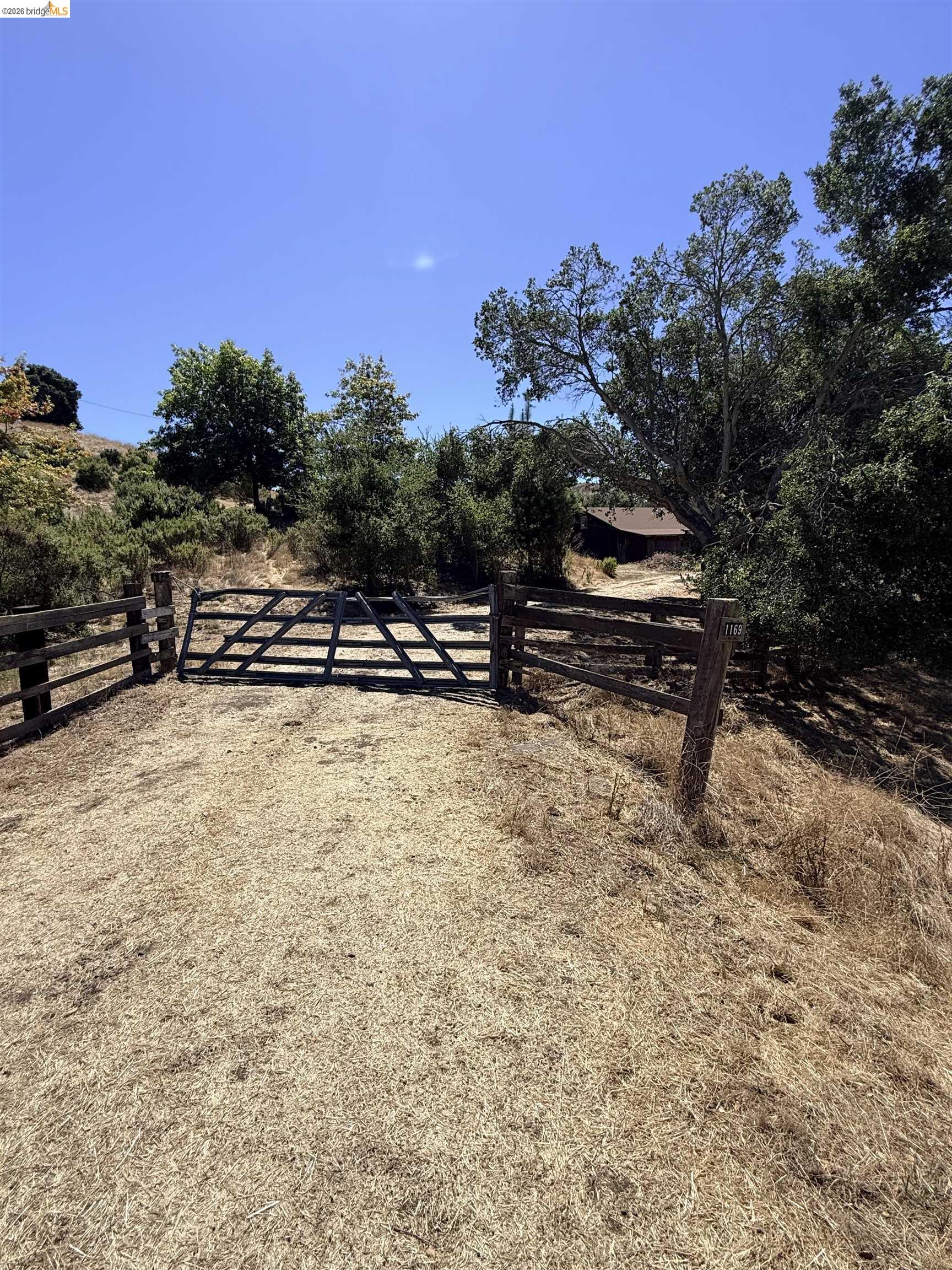 1169 Christie Road Martinez, CA 94553 - Photo 4 of 12 Gallery Image 4