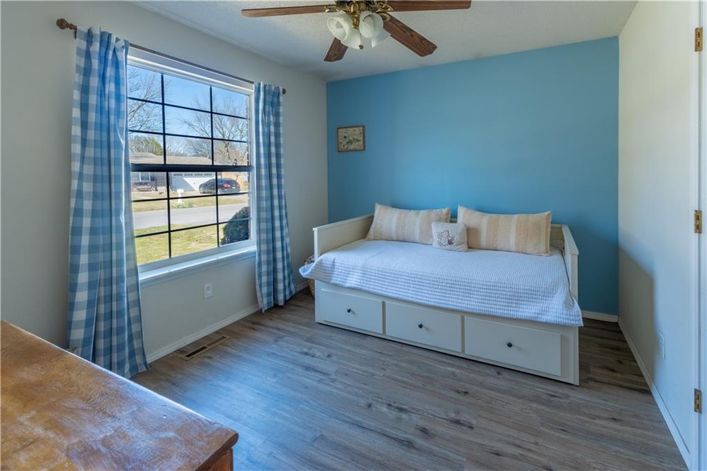 513 Kennedy Street Frontenac, KS 66763 - Photo 18 of 32