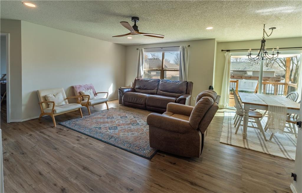 513 Kennedy Street Frontenac, KS 66763 - Photo 4 of 32