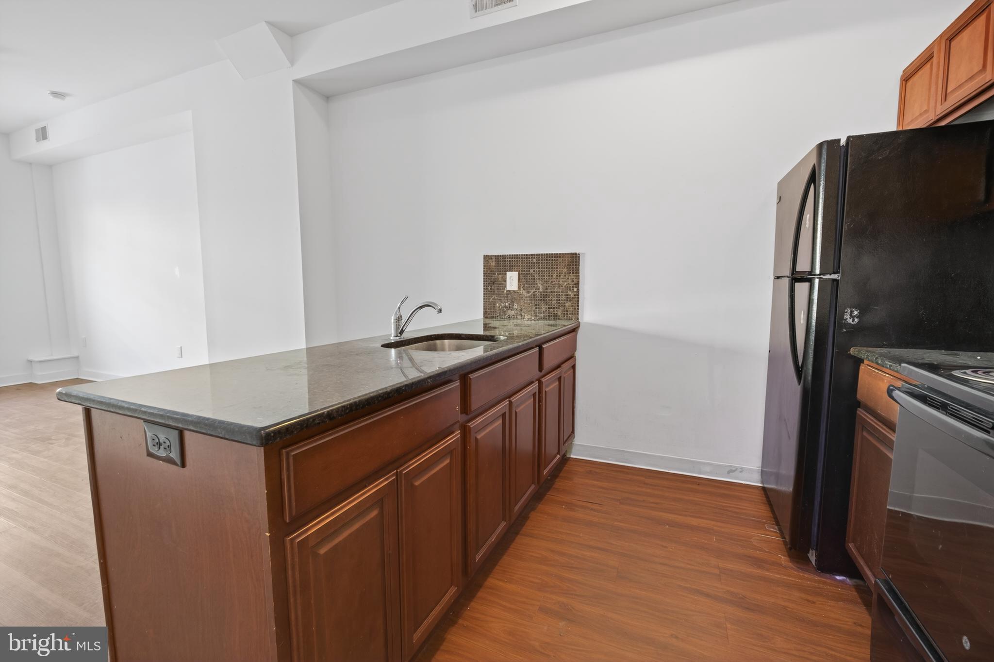 6040 Market Street, Unit 1 Philadelphia, PA 19139 - Photo 3 of 13