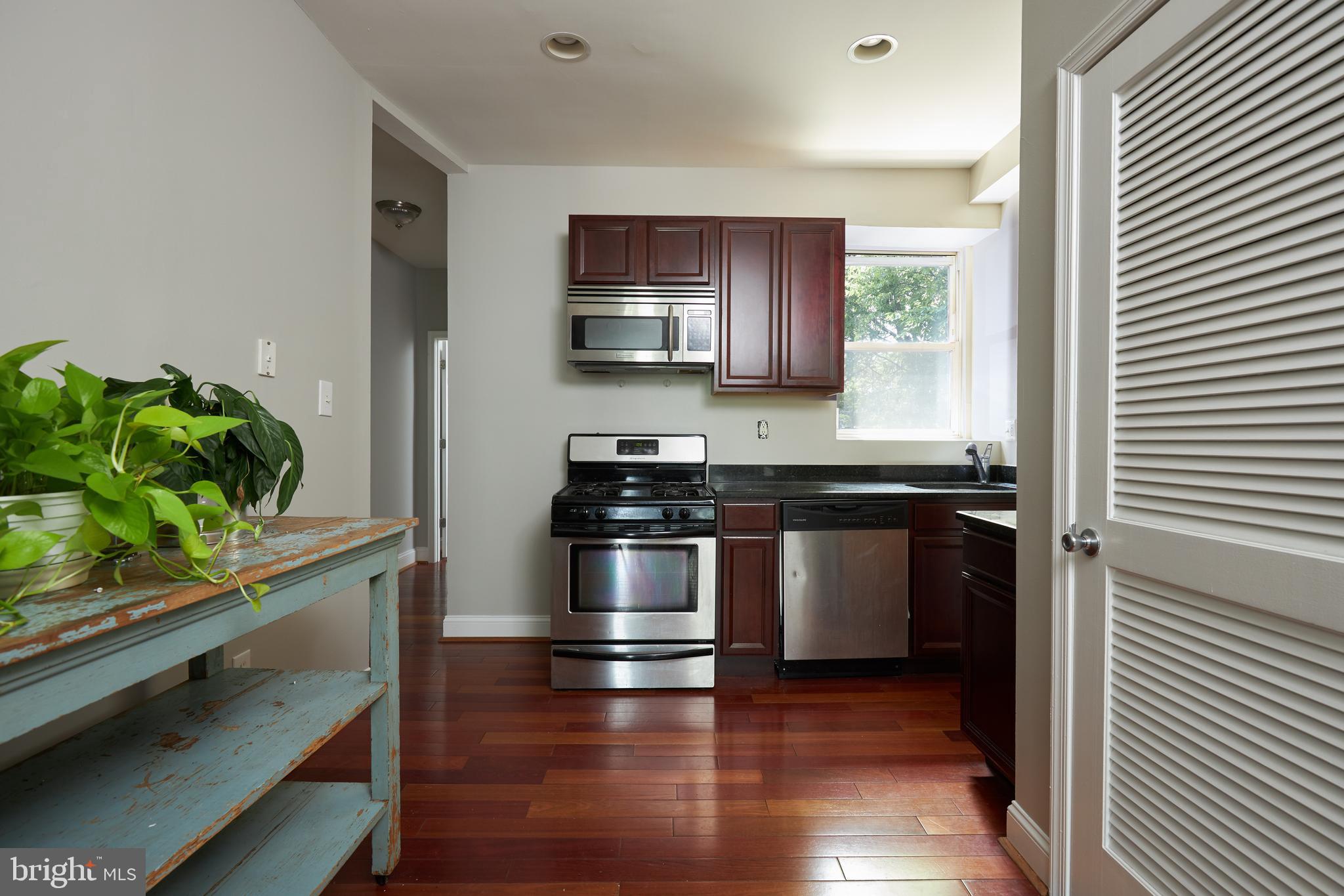 424 Ridge Street Northwest, Unit 6 Washington, DC 20001 - Photo 6 of 19