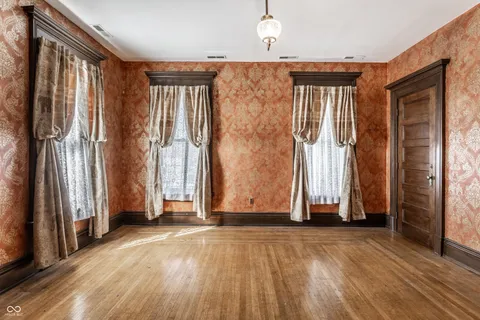 $749,995 | 825 East Washington Street, Muncie, IN 47305