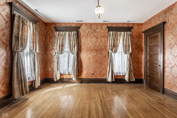 $749,995 | 825 East Washington Street, Muncie, IN 47305