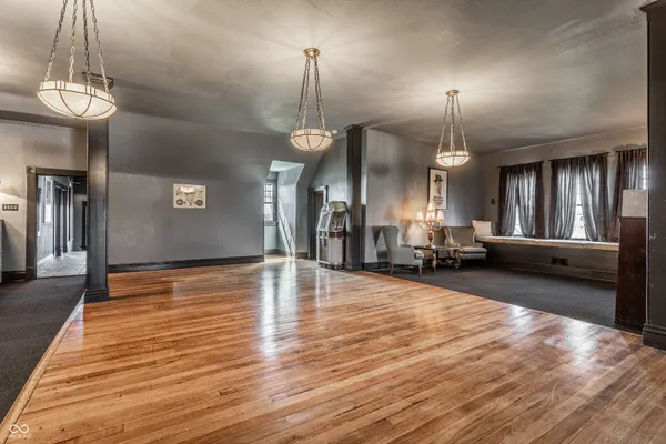 $749,995 | 825 East Washington Street, Muncie, IN 47305