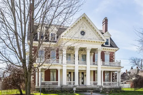 $749,995 | 825 East Washington Street, Muncie, IN 47305