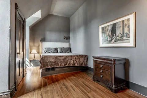 $749,995 | 825 East Washington Street, Muncie, IN 47305