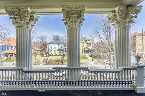 $749,995 | 825 East Washington Street, Muncie, IN 47305