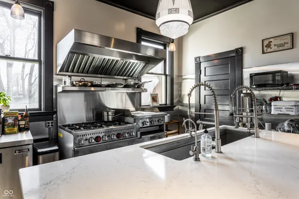 $749,995 | 825 East Washington Street, Muncie, IN 47305