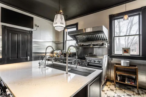 $749,995 | 825 East Washington Street, Muncie, IN 47305