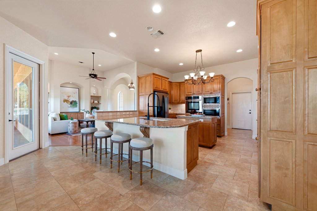 143 Champion Way Spring Branch, TX 78070 - Photo 5 of 40