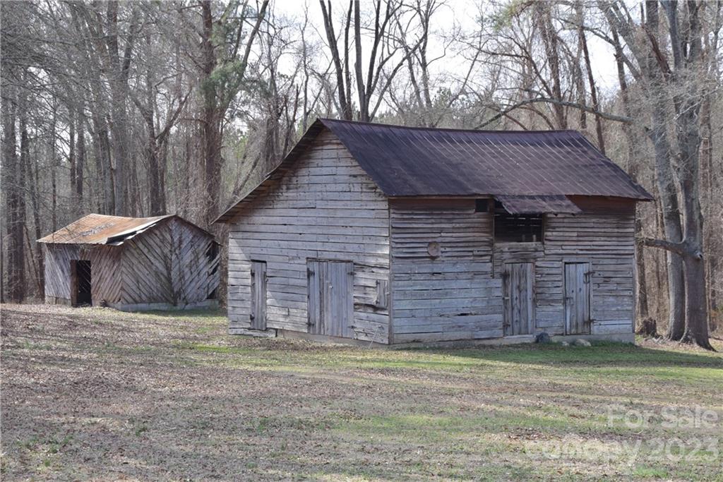 2335 Old York Road Chester, SC 29706 - Photo 44 of 47 a backyard of a house