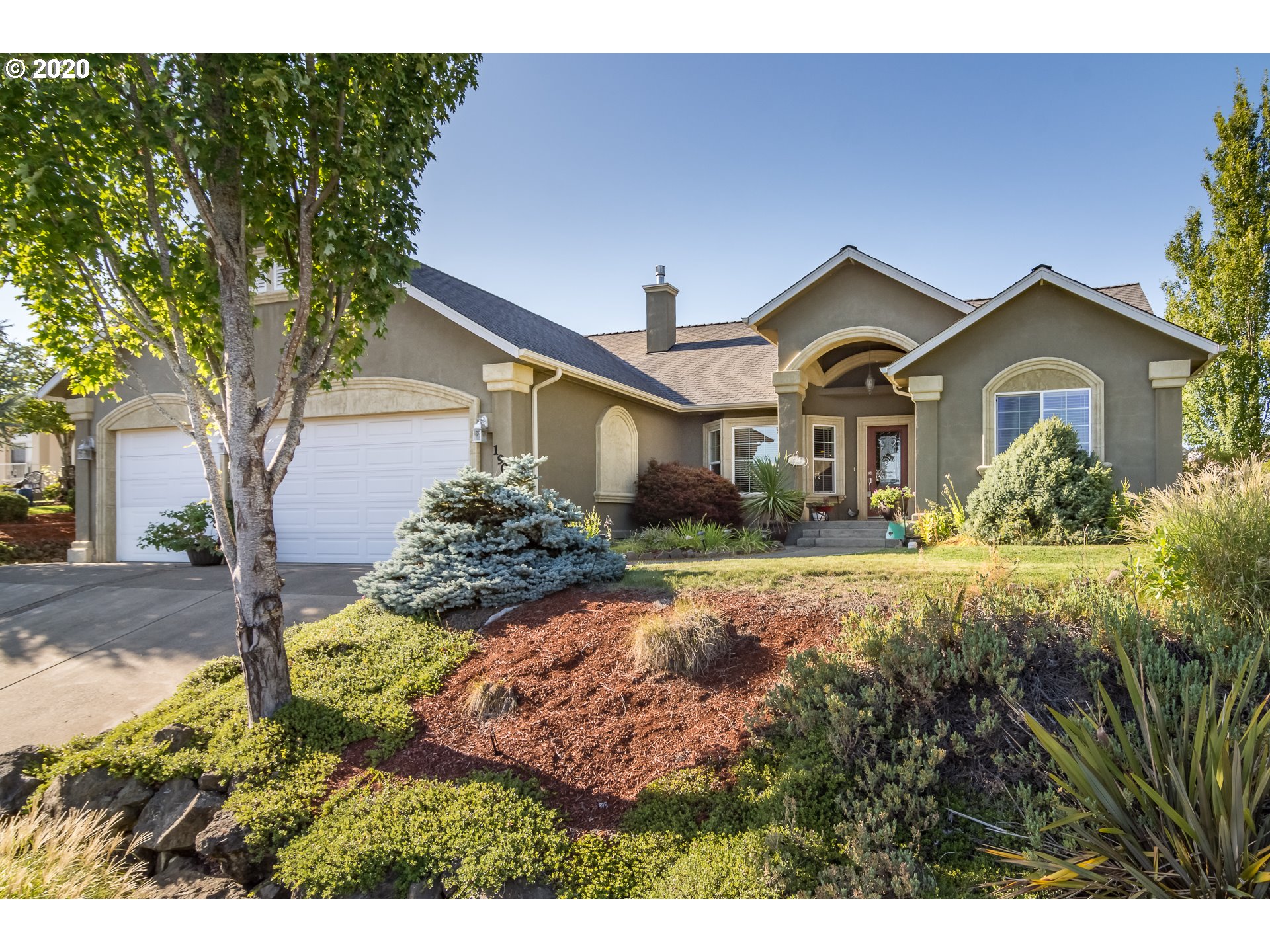 1901 Innsbrook Court Sutherlin, OR 97479 - Photo 1 of 32 Gallery Image 1
