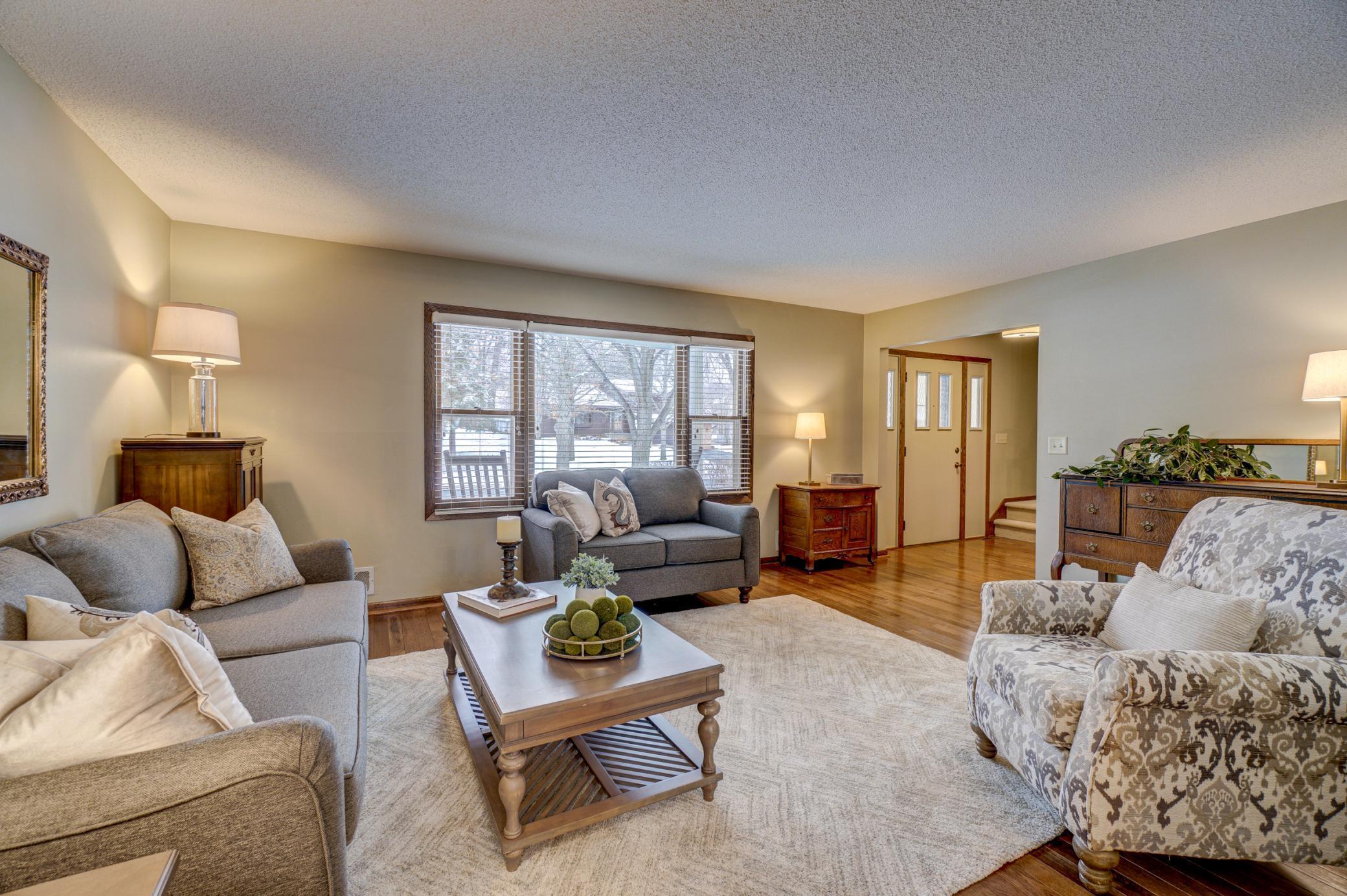 4710 Chandler Road Shoreview, MN 55126 - Photo 4 of 22 Gallery Image 4