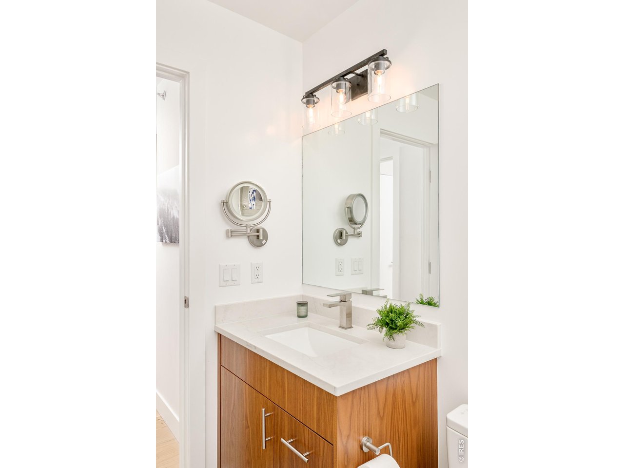 2455 Walnut Street Boulder, CO 80302 - Photo 35 of 46 Full hall bath on 3rd level