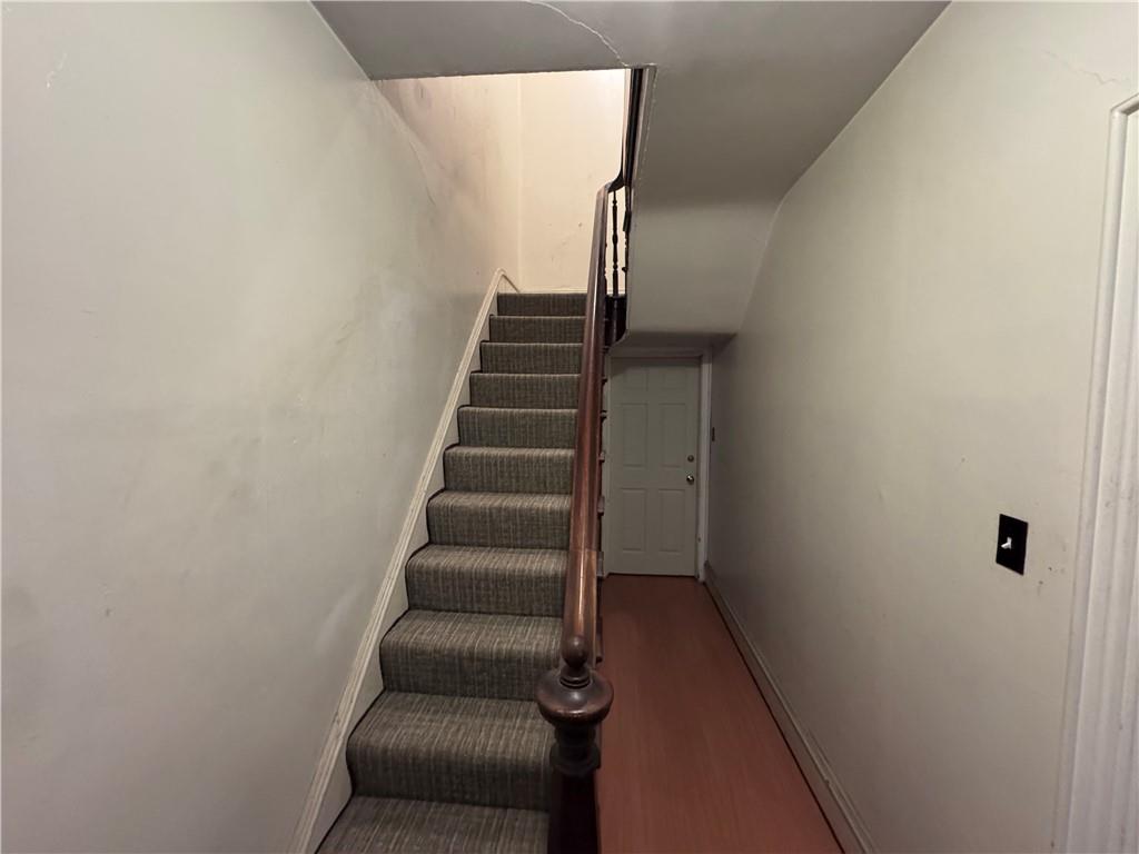 903 North Avenue, Unit 2 Pittsburgh, PA 15209 - Photo 4 of 13 a view of entryway