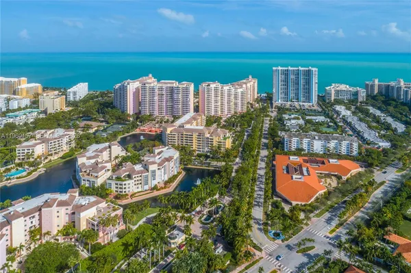 $3,895,000 | 799 Crandon Boulevard, Unit 605, Key Biscayne, FL 33149