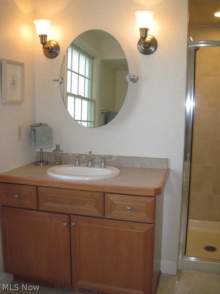 2587 Charney Road Cleveland, OH 44118 - Photo 17 of 23 Gallery Image 17