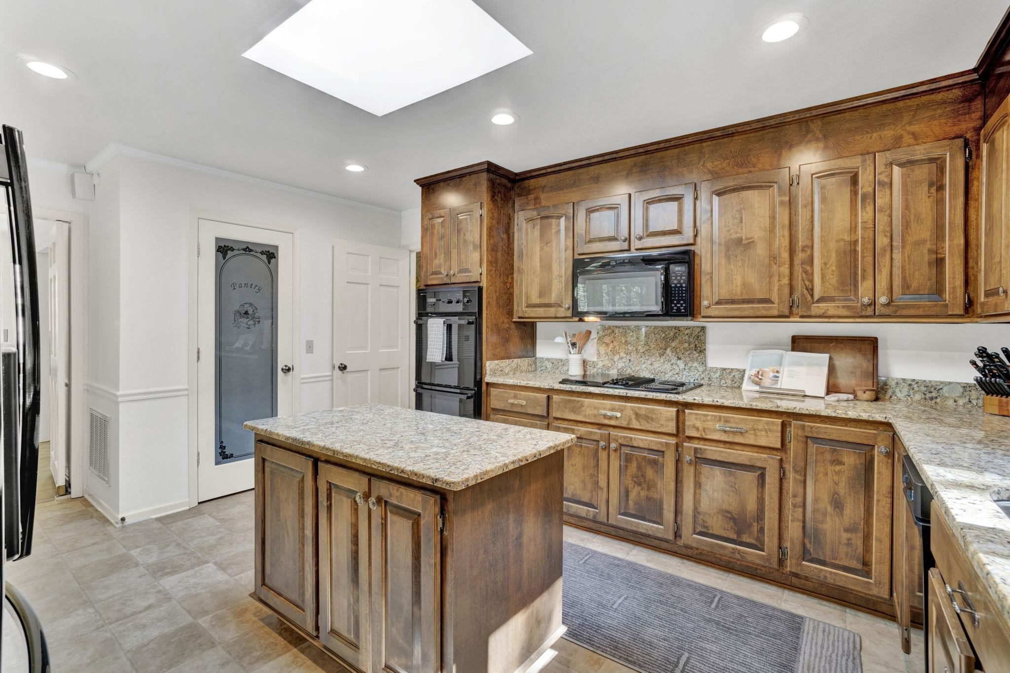 304 Hammett Road Greer, SC 29650 - Photo 14 of 45