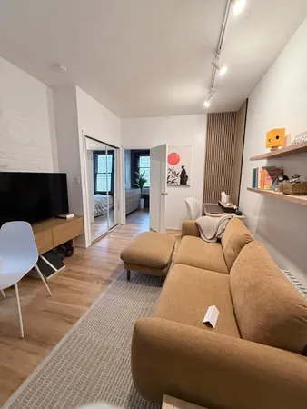 $4,000 | 52 MacDougal Street, Unit 5B | SoHo