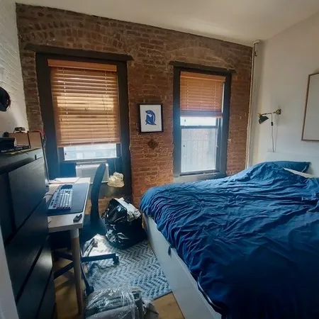 $4,000 | 52 MacDougal Street, Unit 5B | SoHo