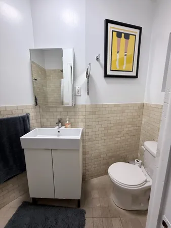 $4,000 | 52 MacDougal Street, Unit 5B | SoHo