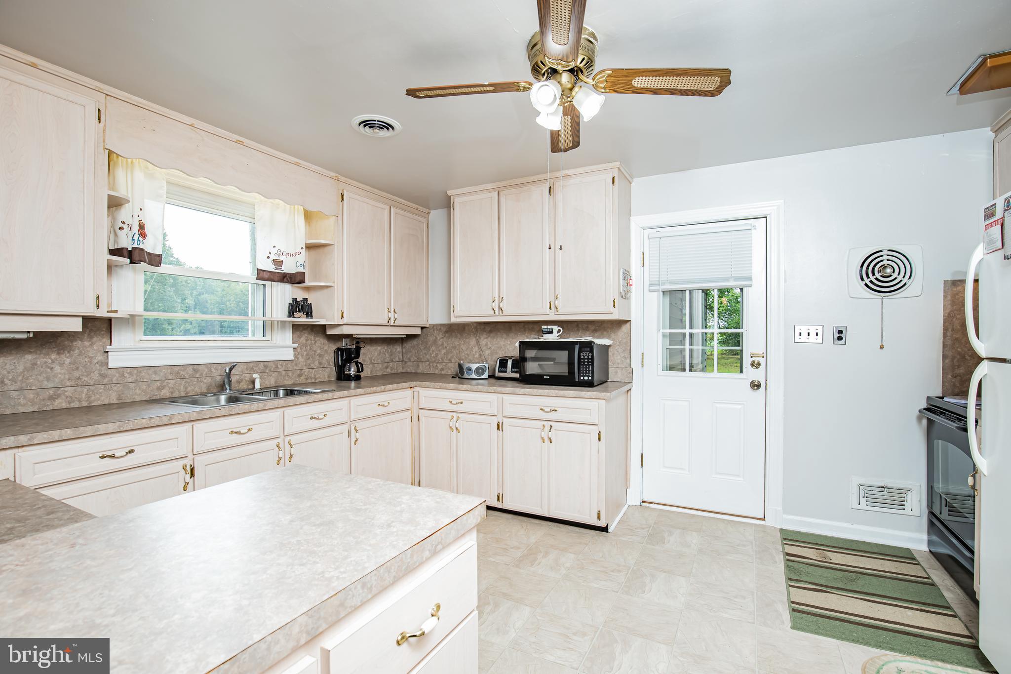 4436 Ladysmith Road Ruther Glen, VA 22546 - Photo 9 of 10