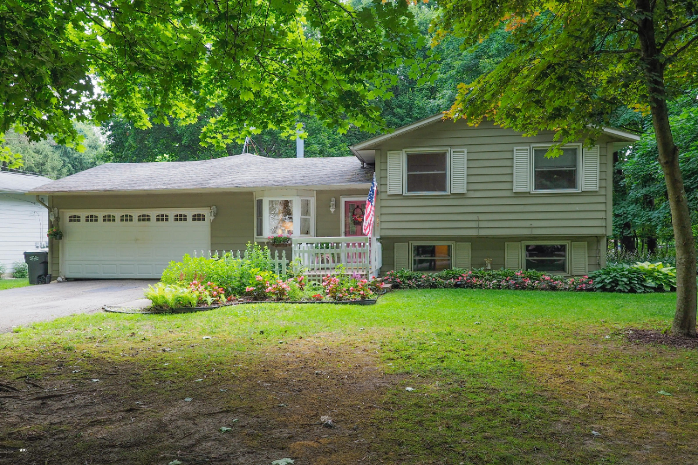 2981 Sunset Road Kalamazoo, MI 49009 - Photo 1 of 25 2981 Sunset-101