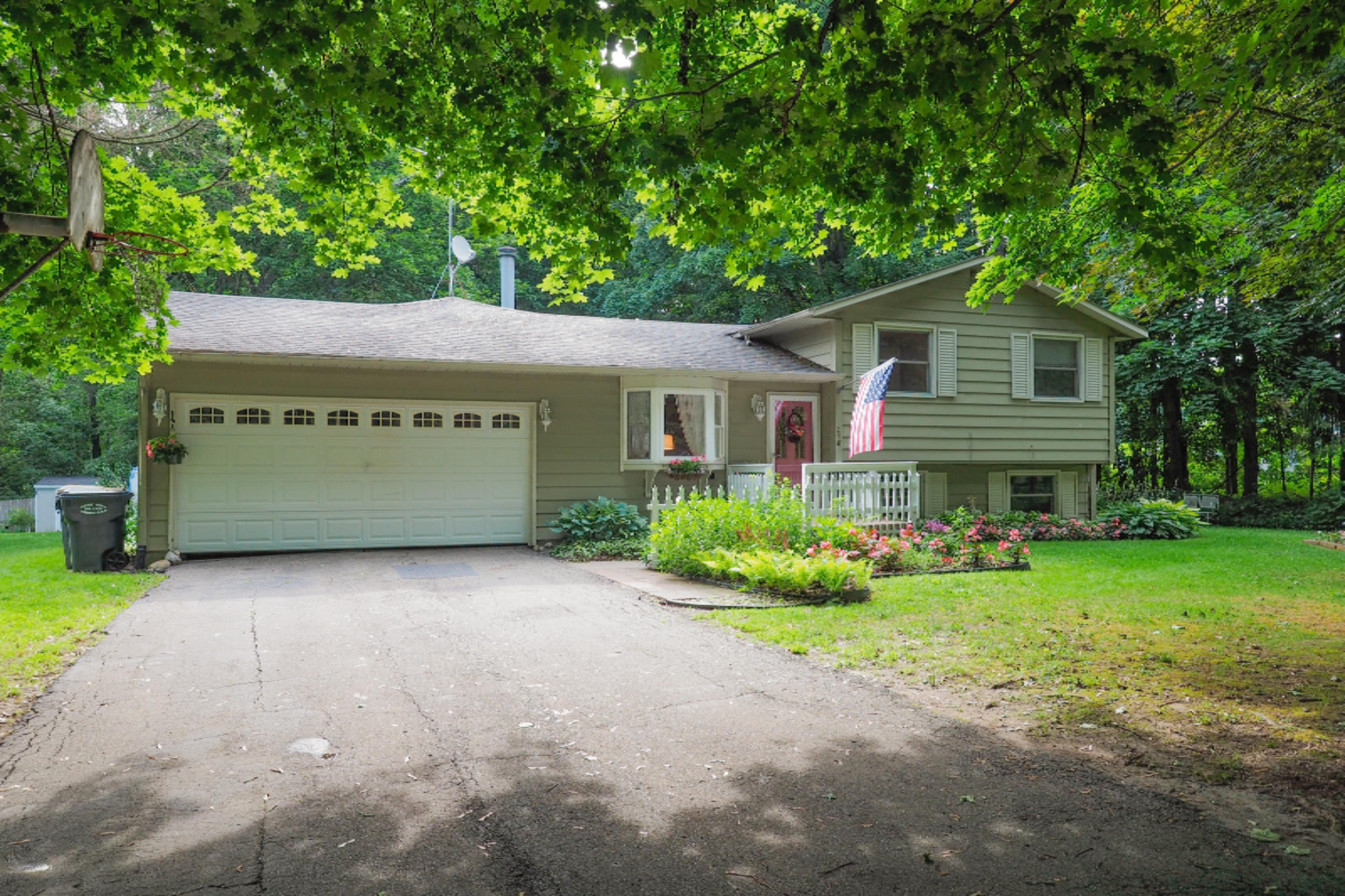 2981 Sunset Road Kalamazoo, MI 49009 - Photo 2 of 25 2981 Sunset-102