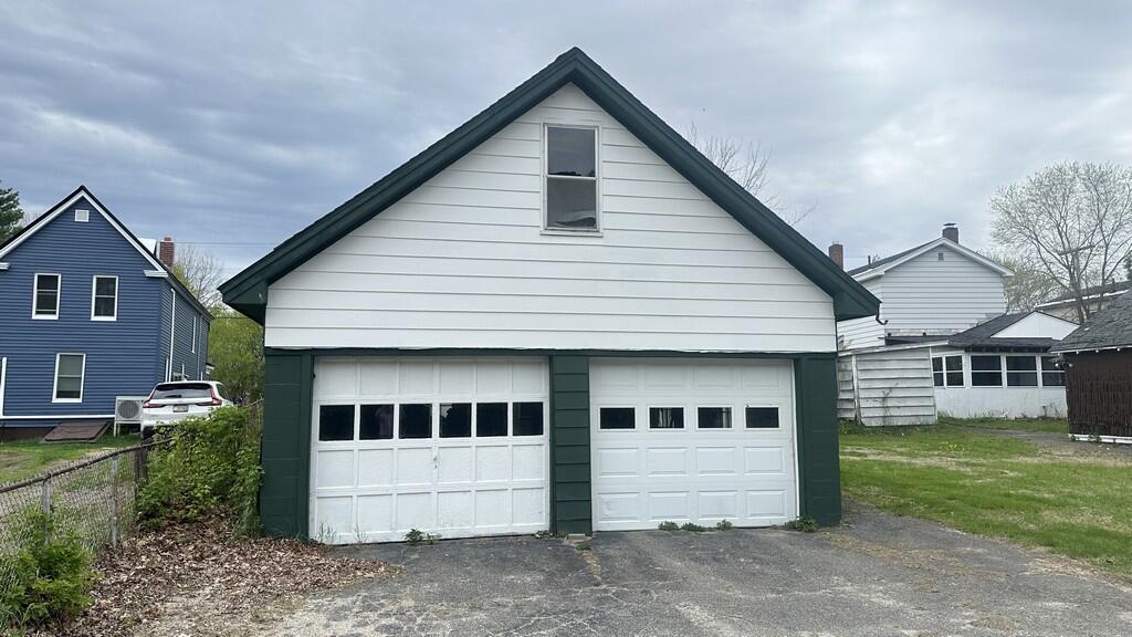 41 York Street Millinocket, ME 04462 - Photo 3 of 27 IMG_3214