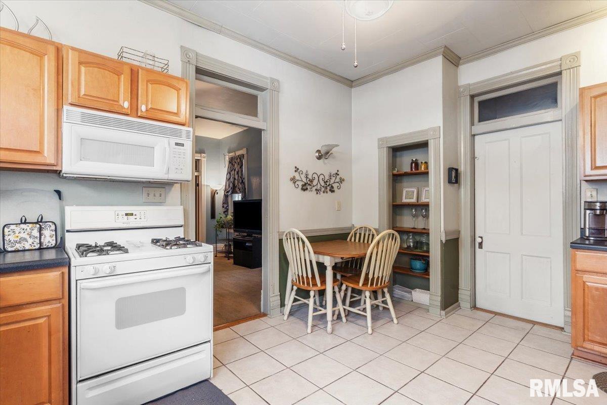 1031 Osburn Avenue Springfield, IL 62702 - Photo 10 of 31 Gallery Image 10