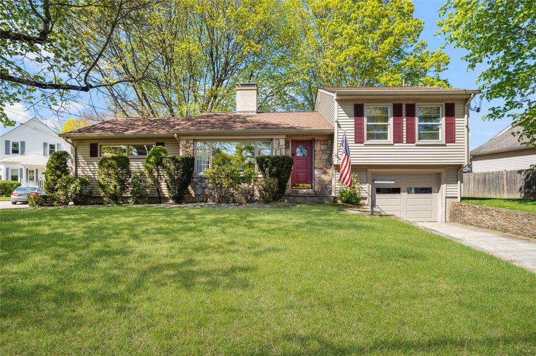 65 Randall Street Cranston, RI 02920 - Photo 3 of 50