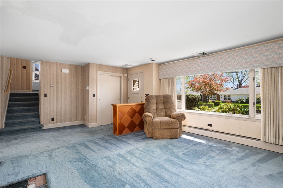 65 Randall Street Cranston, RI 02920 - Photo 10 of 50