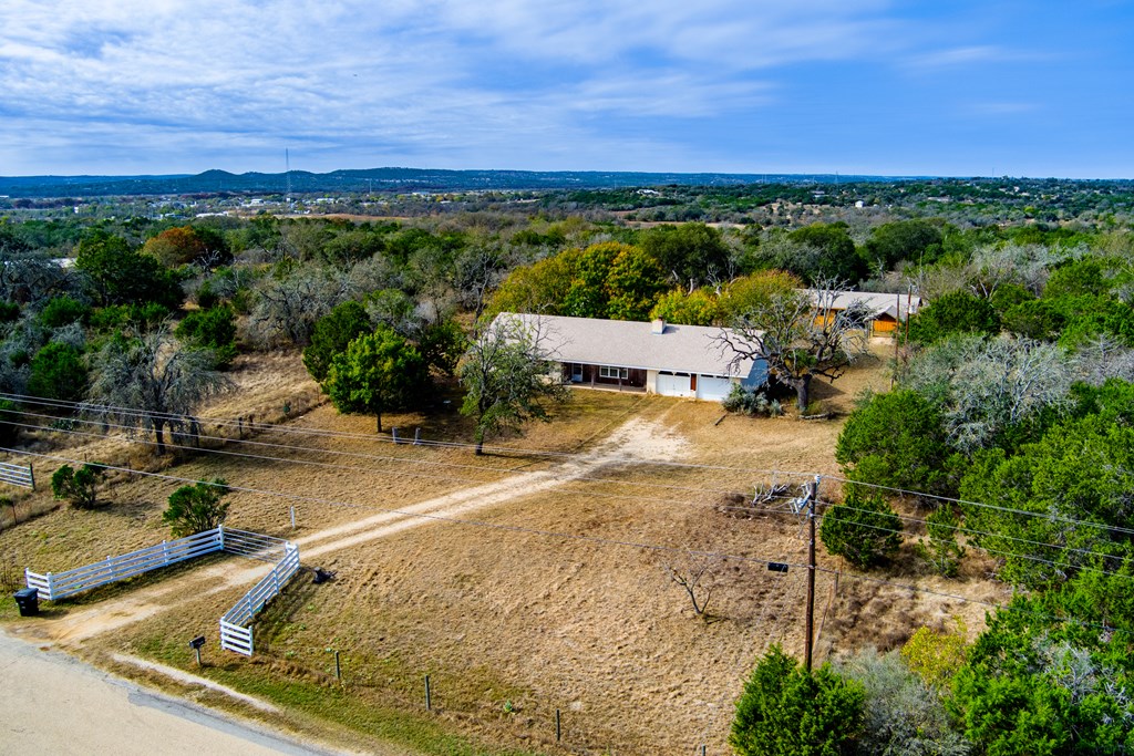 195 Red Bird Loop Center Point, TX 78010 - Photo 2 of 32 Gallery Image 2