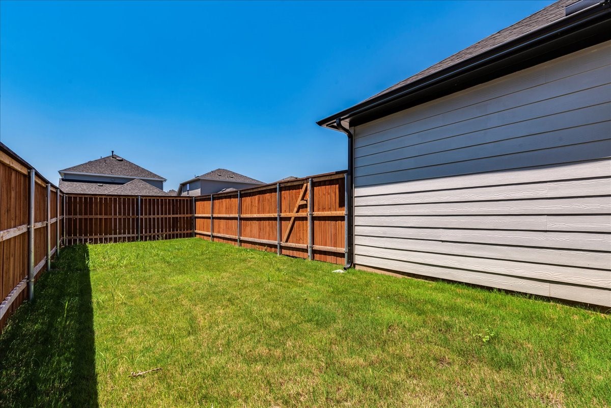 108 Makinaw Road Hutto, TX 78634 - Photo 24 of 34