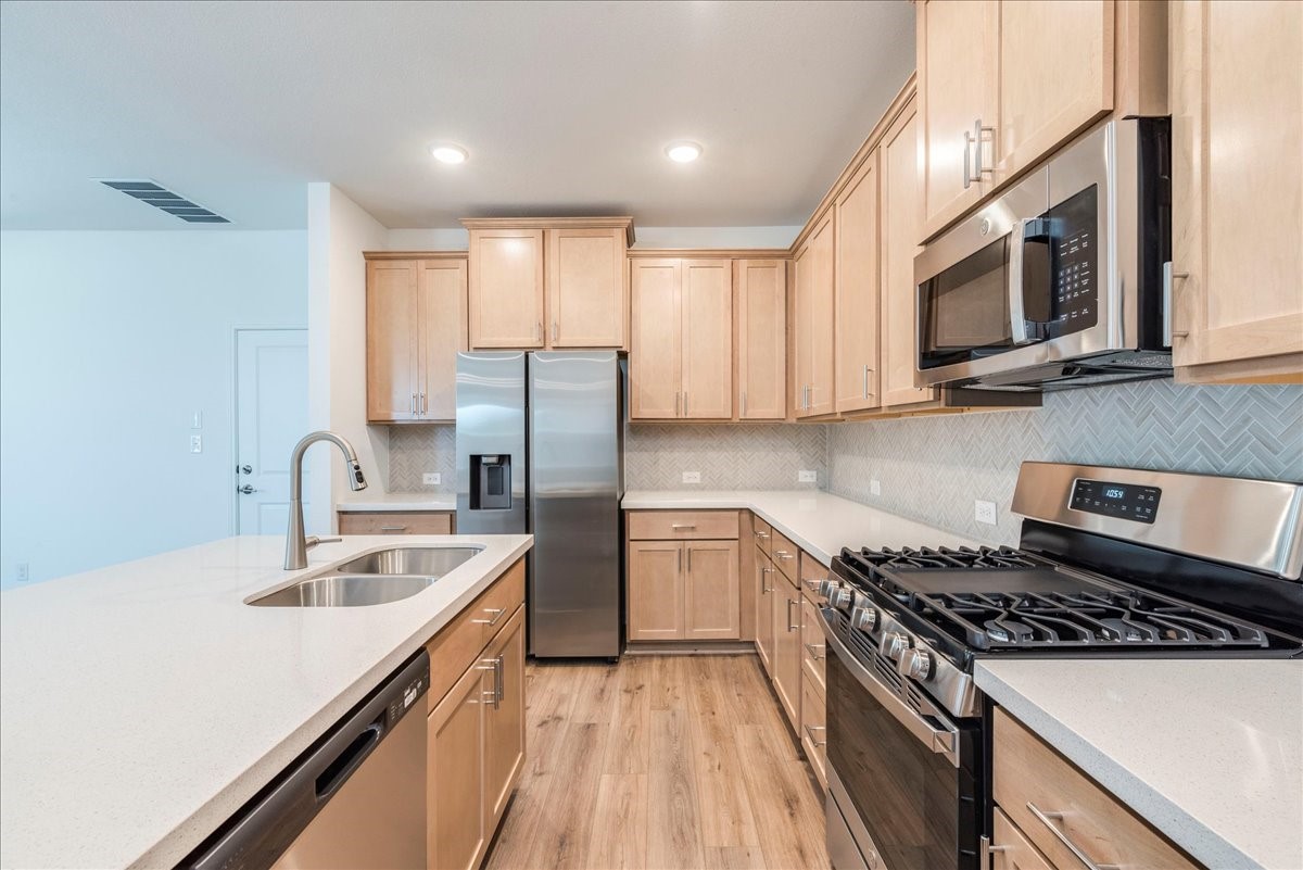 108 Makinaw Road Hutto, TX 78634 - Photo 4 of 34 Tons of storage!