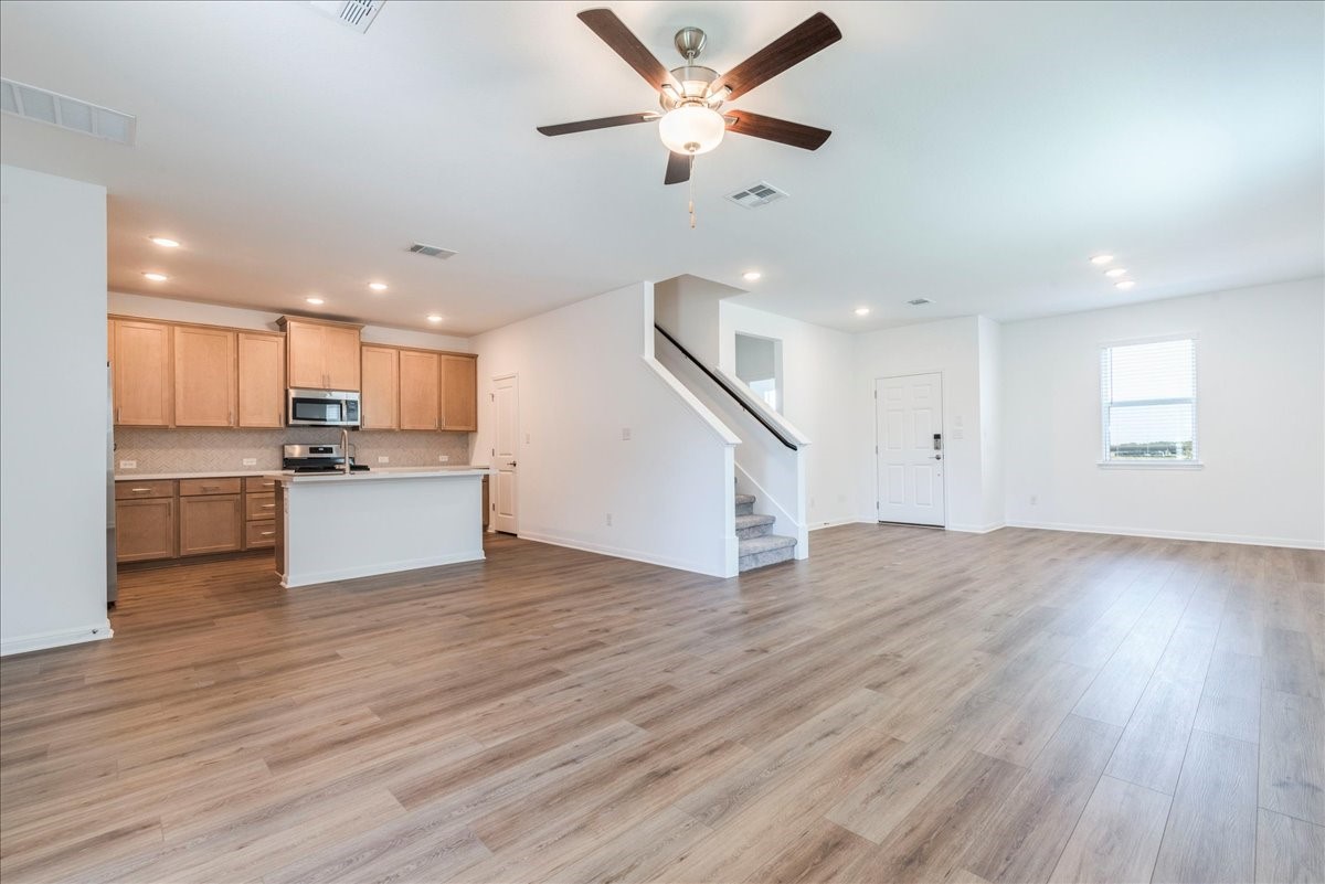 108 Makinaw Road Hutto, TX 78634 - Photo 5 of 34 large open living/dining space