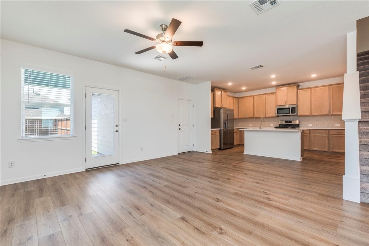 108 Makinaw Road Hutto, TX 78634 - Photo 6 of 34 entry to garage and covered patio