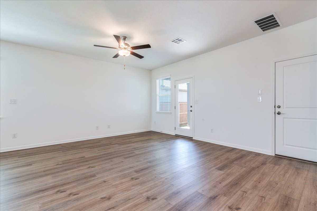 108 Makinaw Road Hutto, TX 78634 - Photo 9 of 34 Dining Space