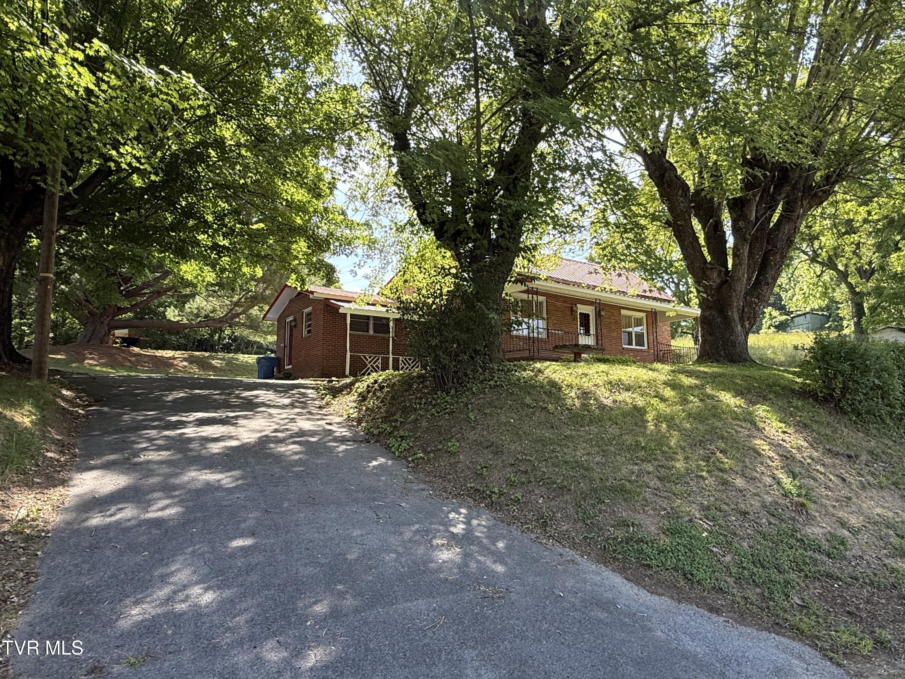 401 Spring Street Jonesborough, TN 37659 - Photo 1 of 31 IMG_0203