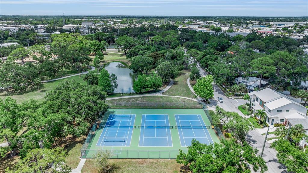 1817 6th Street Sarasota, FL 34236 - Photo 10 of 63