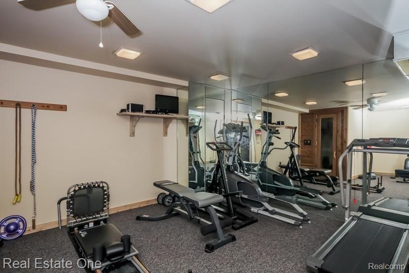36245 West Lyman Road Farmington Hills, MI 48331 - Photo 30 of 38